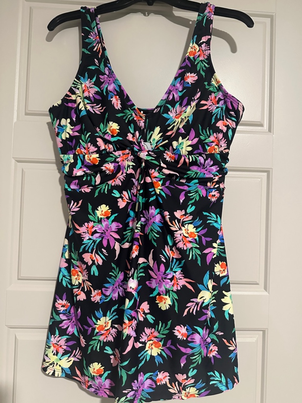 Women’s Floral Twist-Front Underwire Swimdress - Black Multi